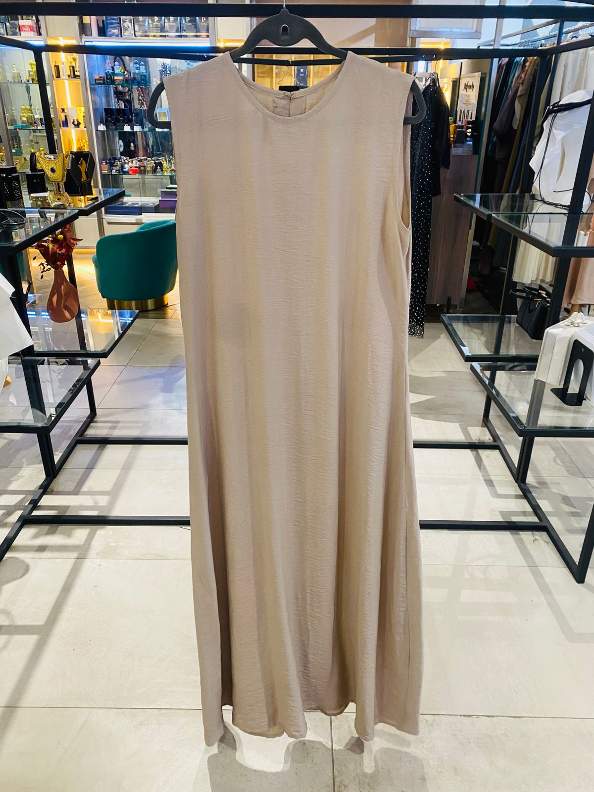 Beige sleeveless inner