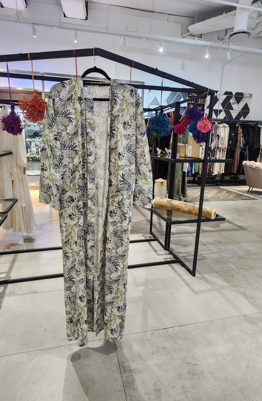 Green & white floral throw