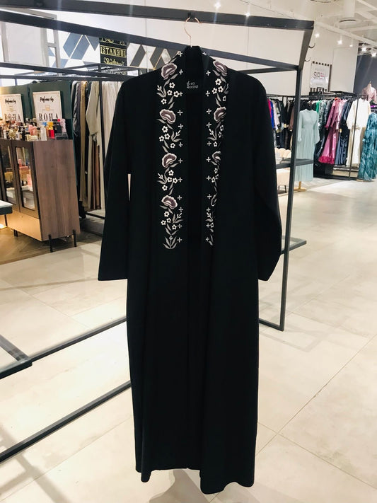 Embroidered abaya (scarf incl)