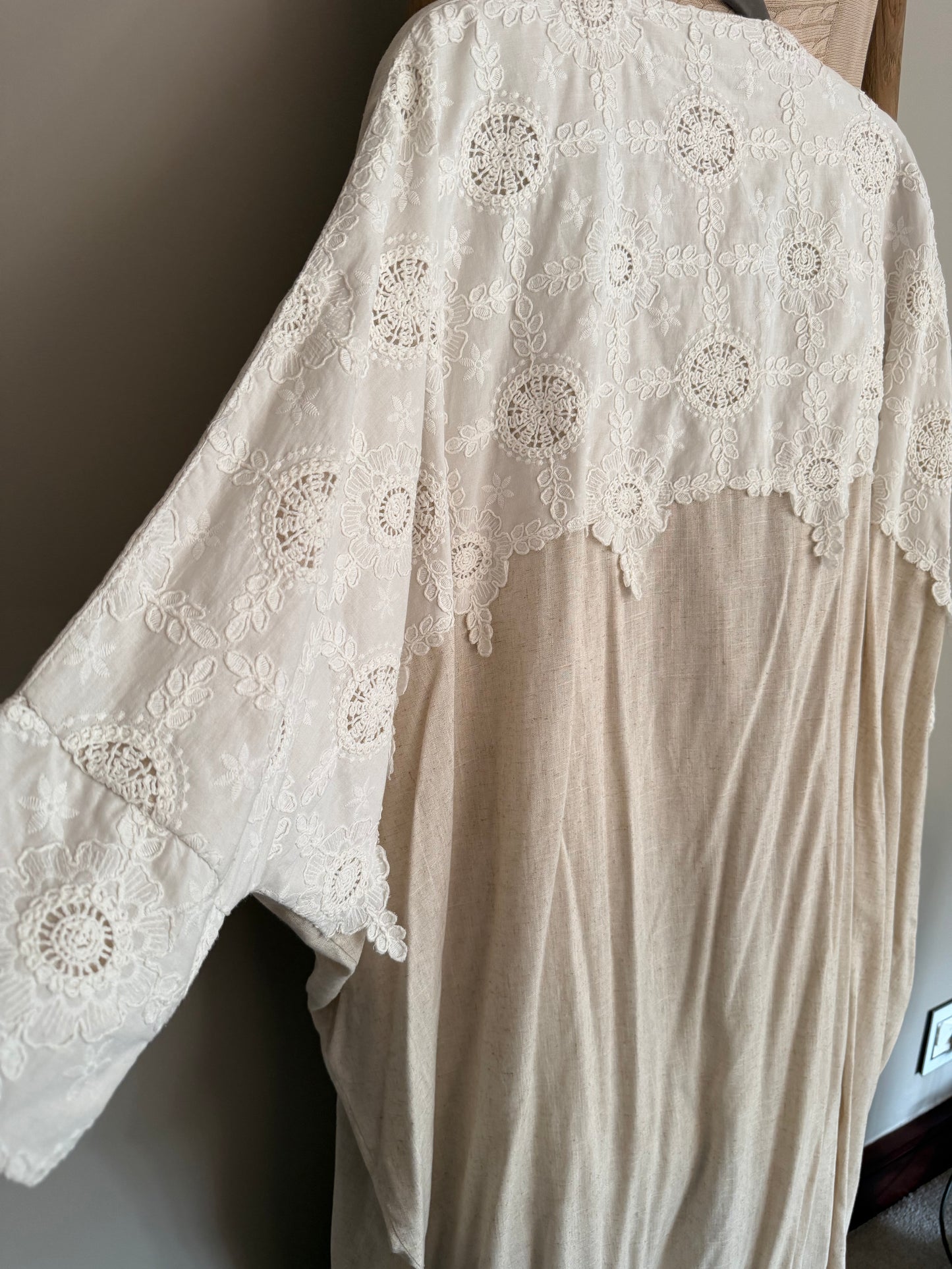 Beige linen abaya with details
