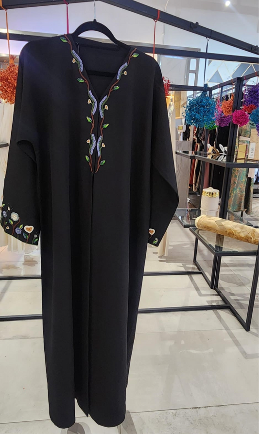 Black embroidered detailed abaya