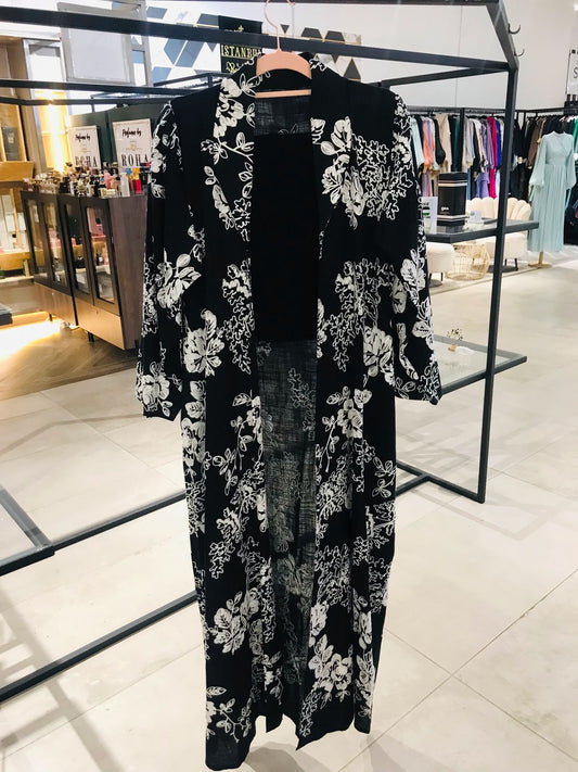 Embroidered abaya (scarf incl)