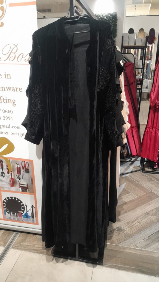 Black velvet detailed abaya (scarf incl)