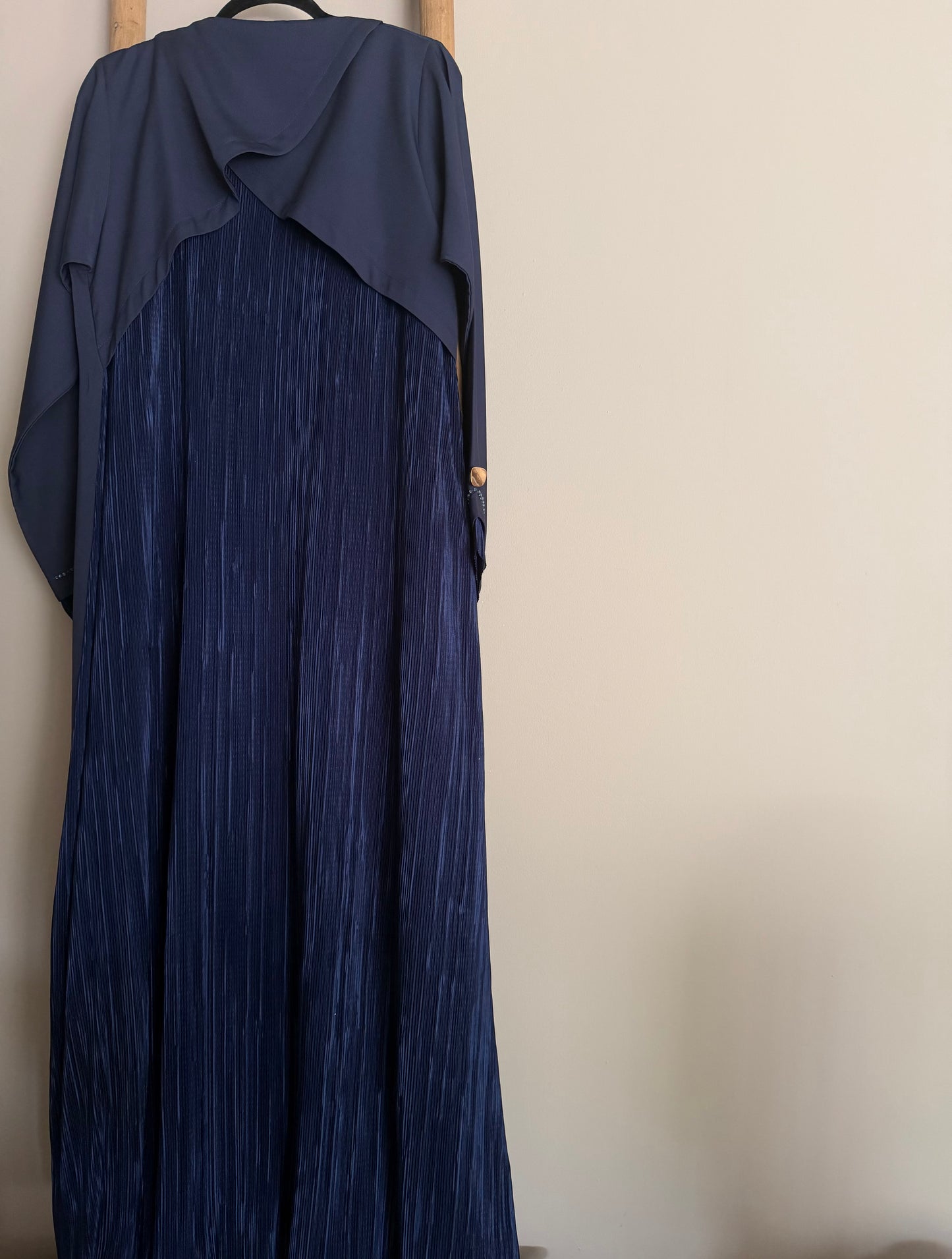 Navy pleated abaya