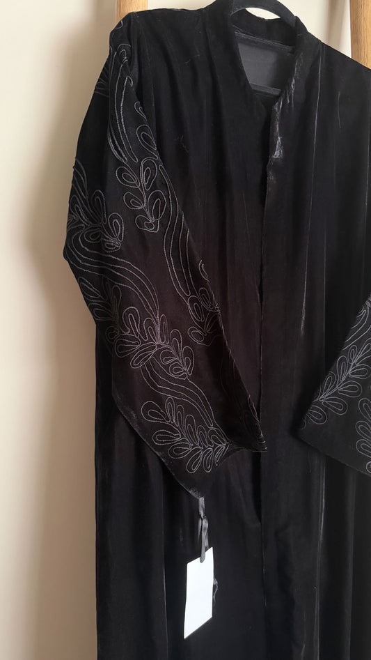 Black velvet embroidered sleeve abaya
